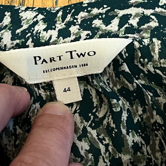 💚 PART TWO – Green & White Patterned Blouse – Size 44 - Picture 2 of 9